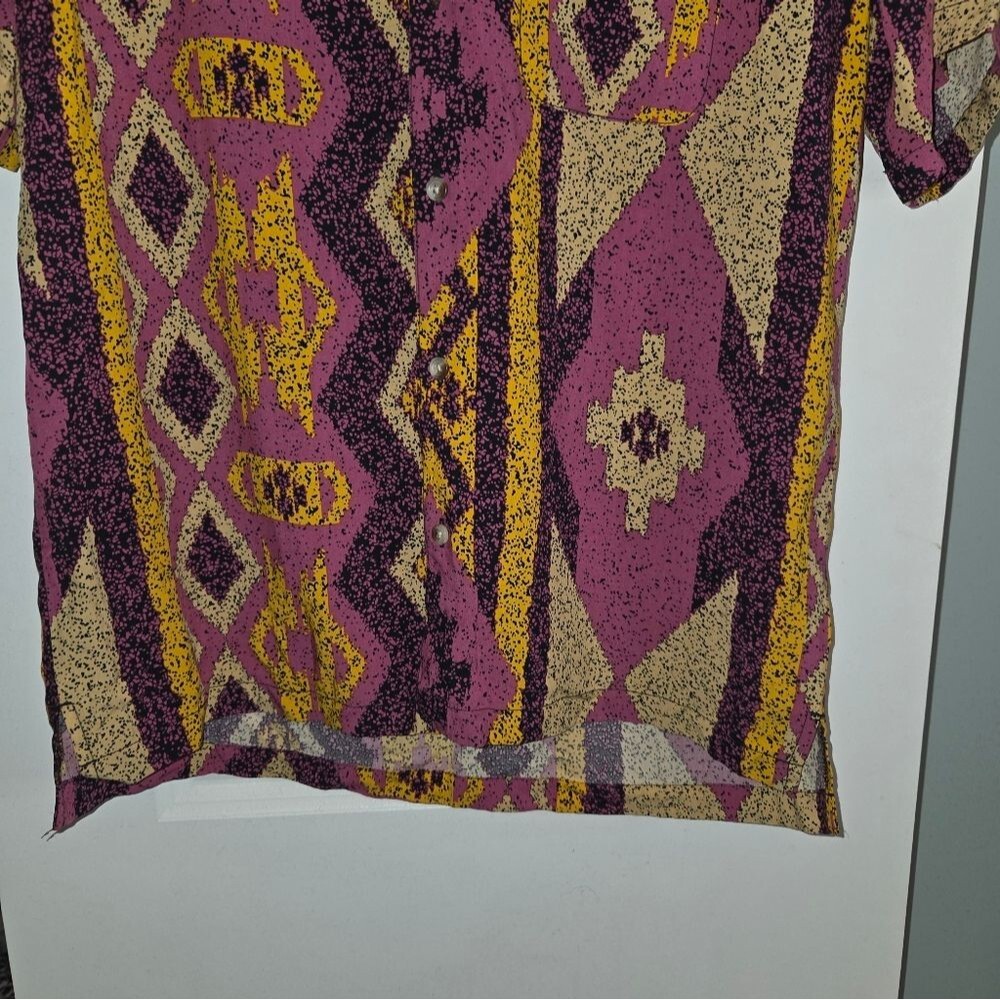 Urban Outfitters Men's Art Deco Rayon Button Down Short Sleeve Shirt - Picture 5 of 11